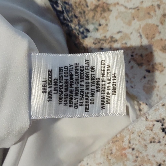 The Limited Abstract Design Tie waist short dress - Picture 10 of 10